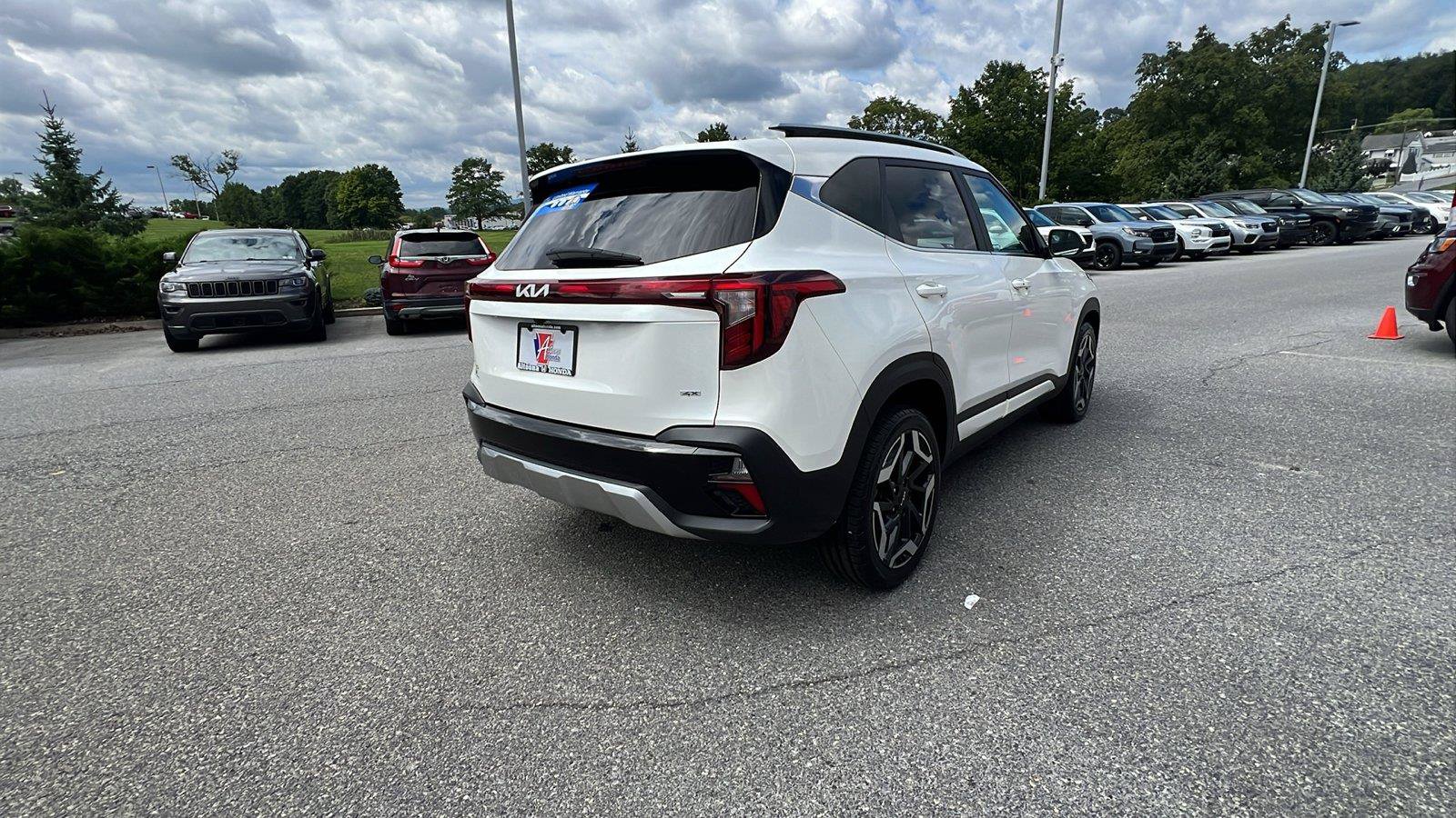 Used 2024 Kia Seltos SX AWD/4WD image 4