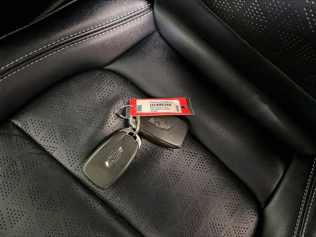 Used 2023 Chevrolet Bolt EUV LT w/ Convenience Package FWD image 29