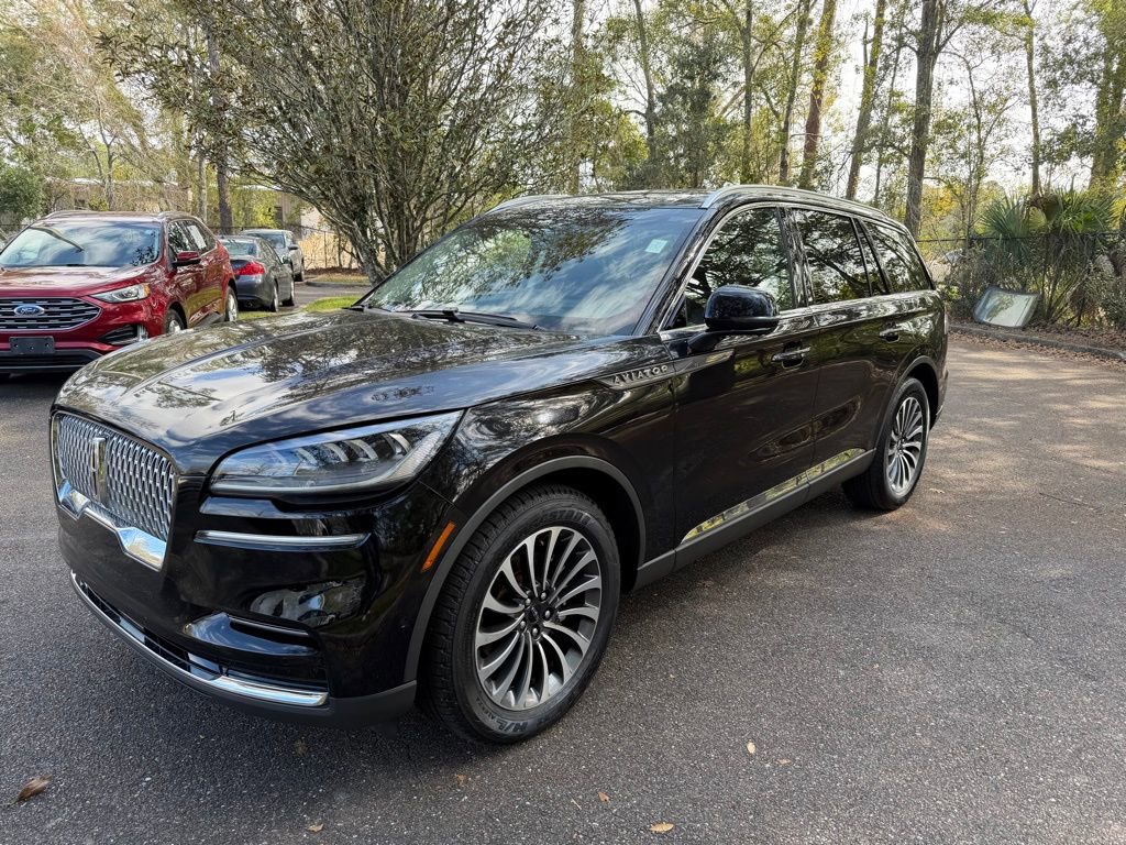 Used 2023 Lincoln Aviator Reserve w/ Equipment Group 201A image 3