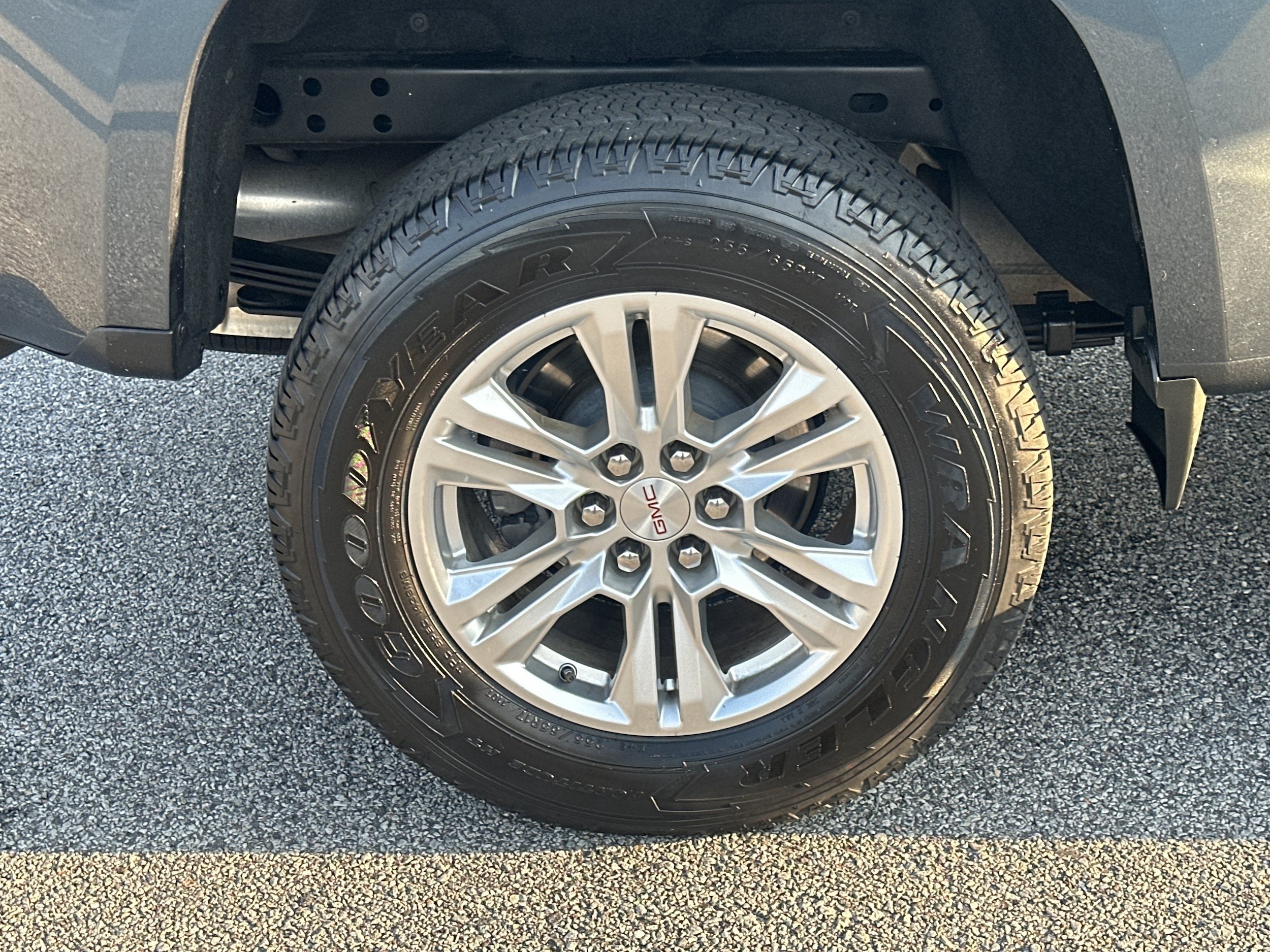 Used 2019 GMC Canyon SLE w/ SLE Convenience Package RWD image 17