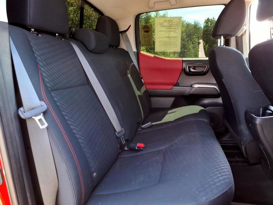 Used 2021 Toyota Tacoma SR5 AWD/4WD image 12