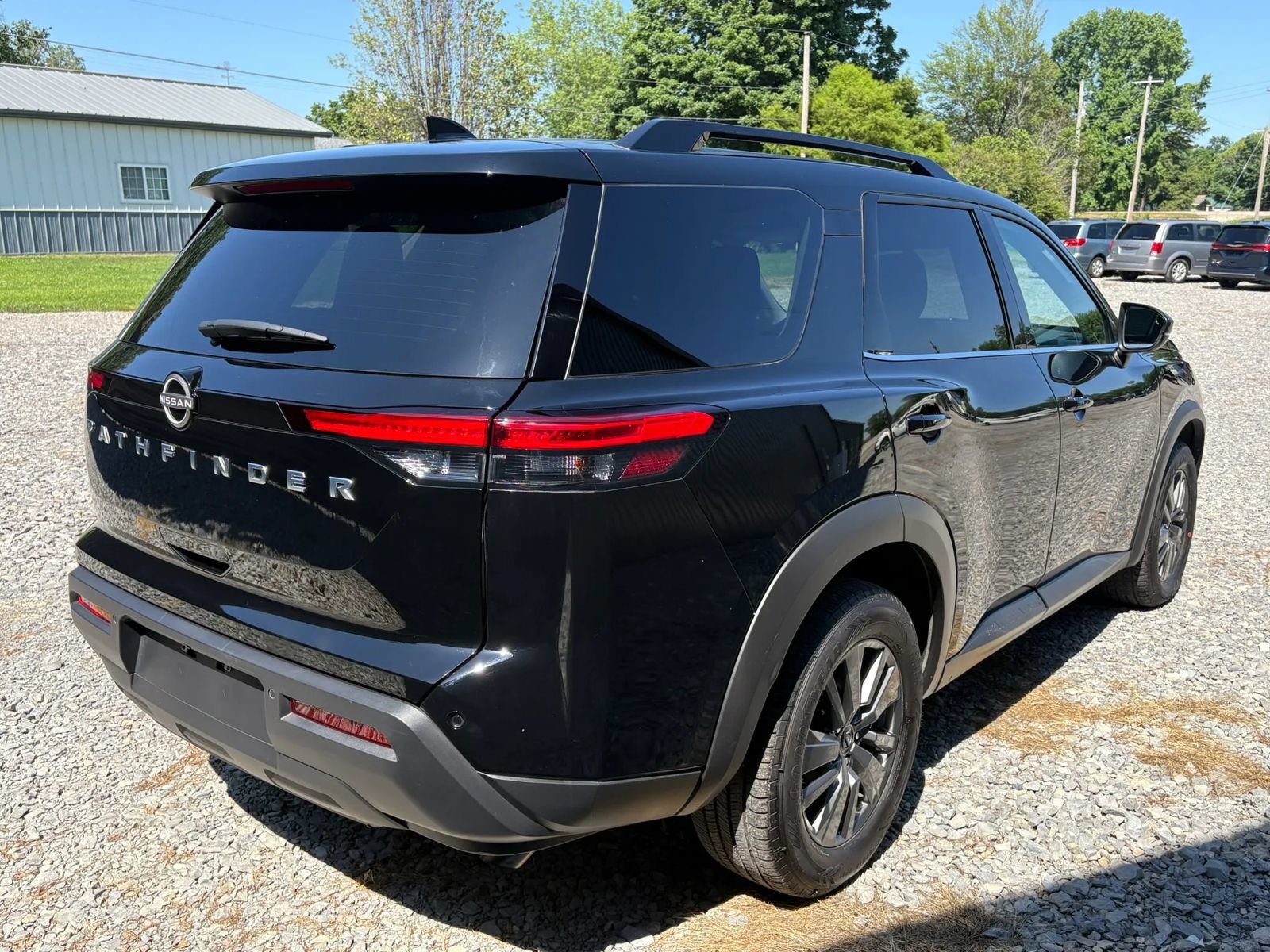 Used 2025 Nissan Pathfinder SV FWD image 7