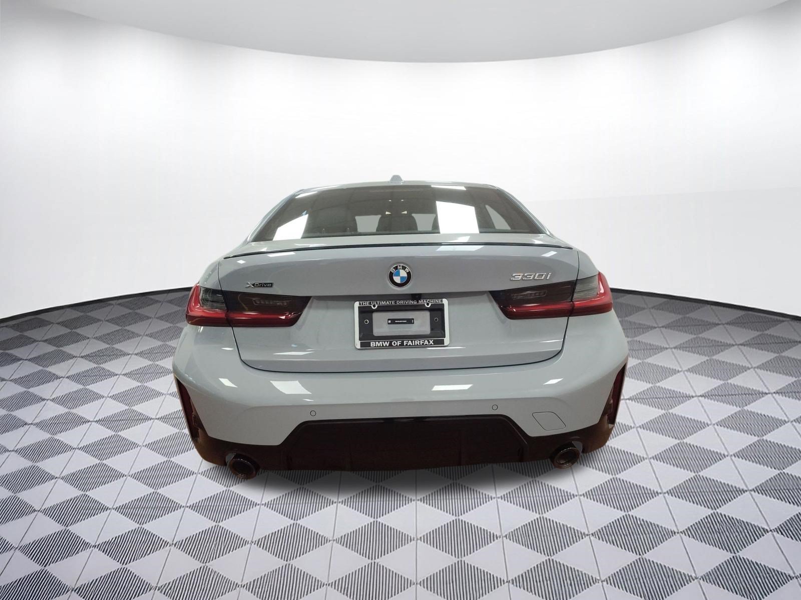 Used 2026 BMW 330i xDrive Sedan w/ M Sport Package AWD/4WD image 9