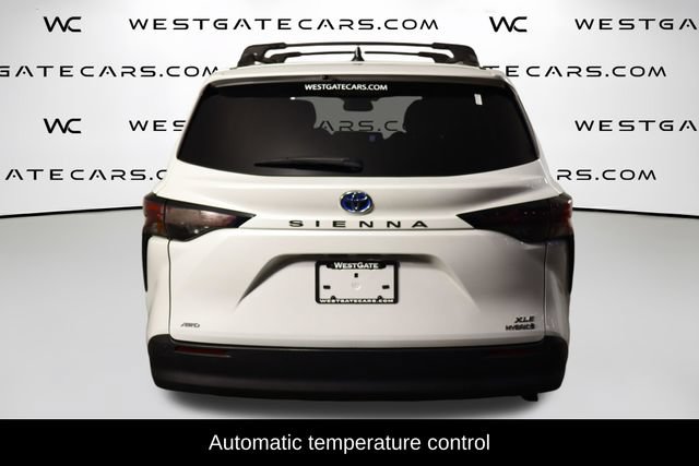 Used 2024 Toyota Sienna XLE AWD/4WD image 4