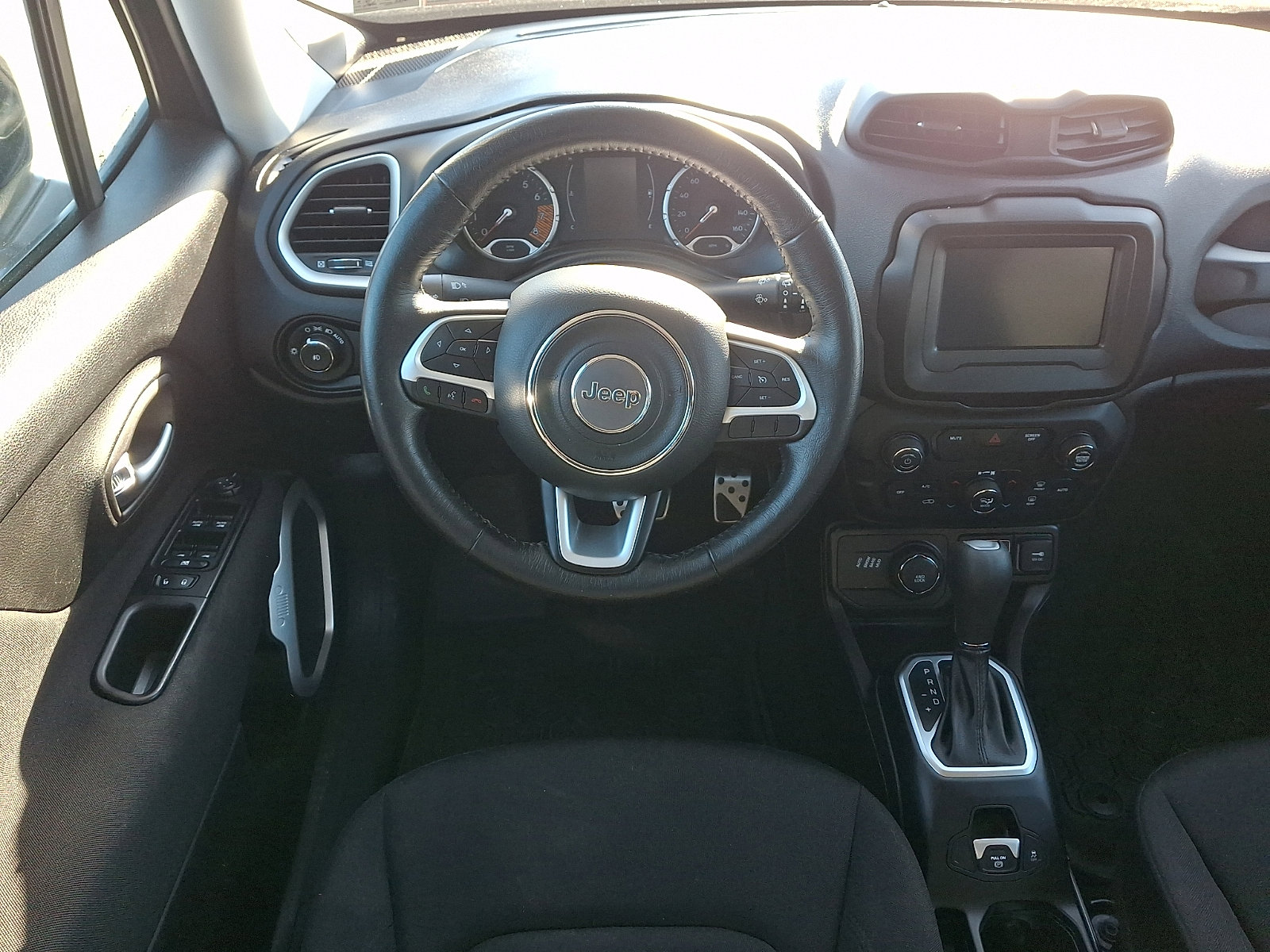 Used 2020 Jeep Renegade Latitude w/ Cold Weather Group AWD/4WD image 11