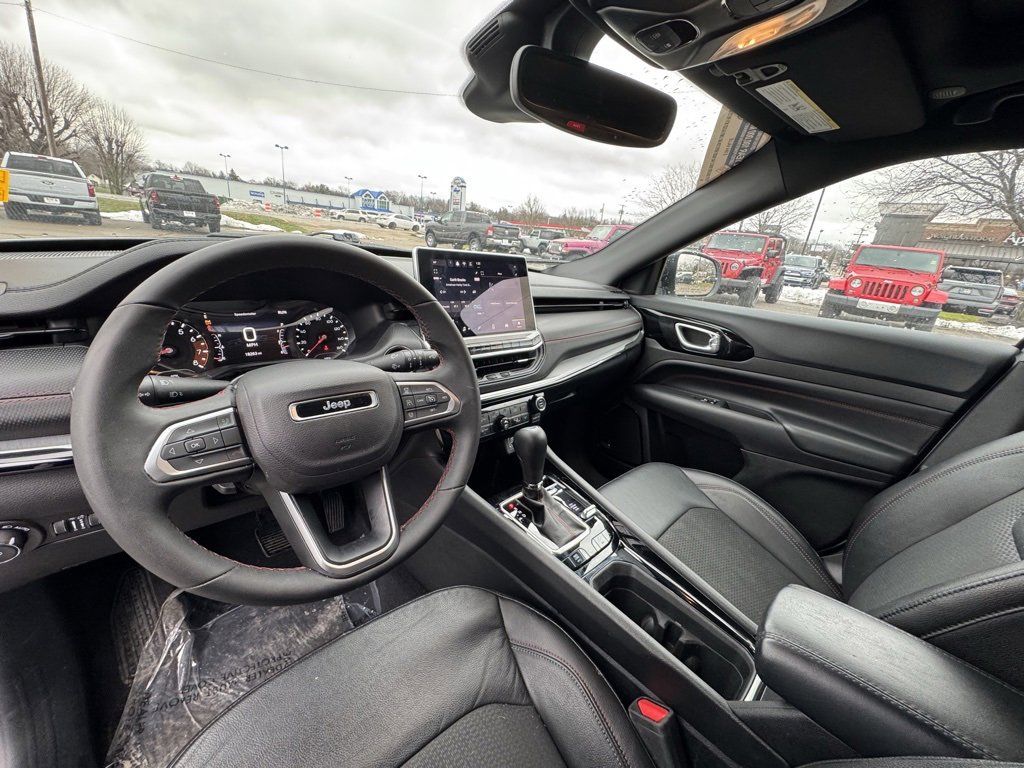 Used 2024 Jeep Compass Trailhawk w/ Sun and Sound Group image 17