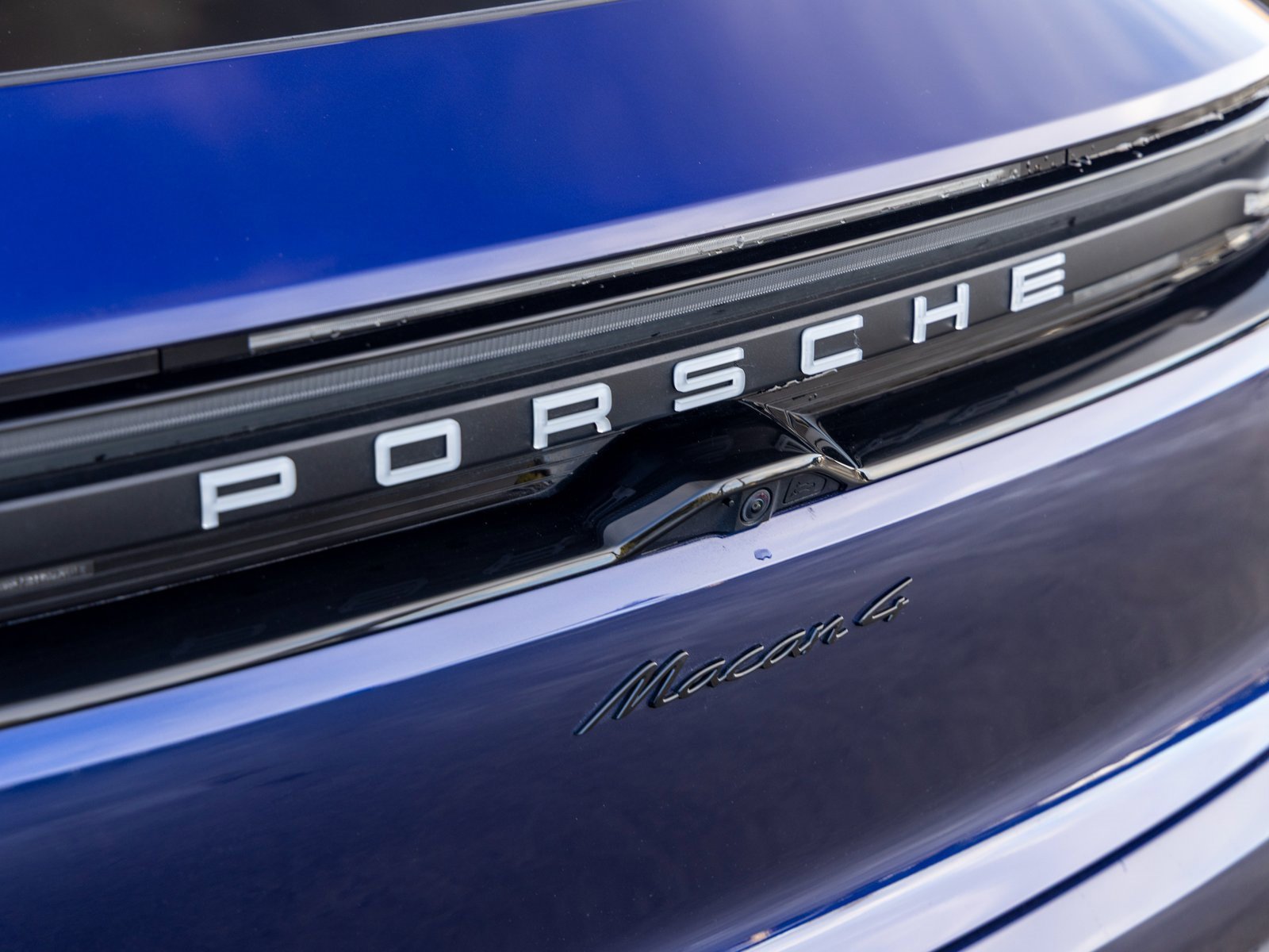 Certified 2024 Porsche Macan 4 Electric image 19