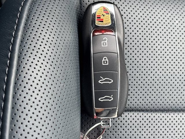 Used 2024 Porsche 718 Cayman w/ Premium Package RWD image 38