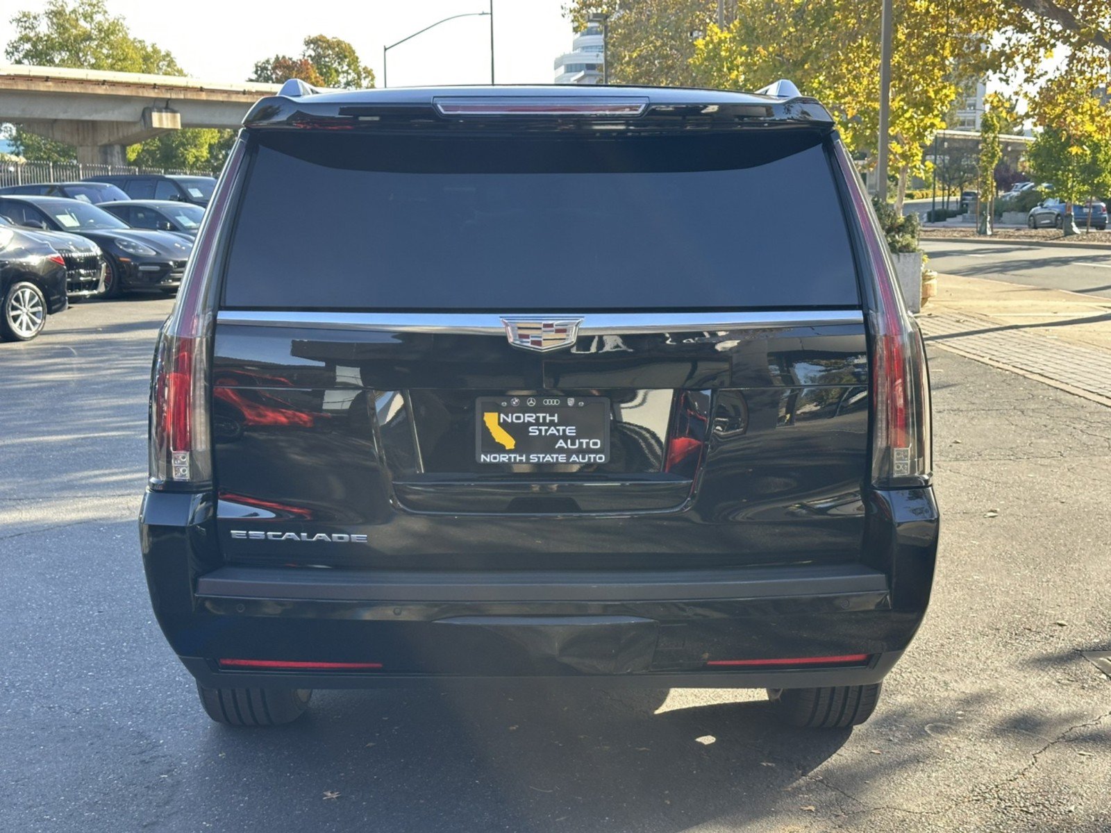 Used 2020 Cadillac Escalade ESV 2WD image 10
