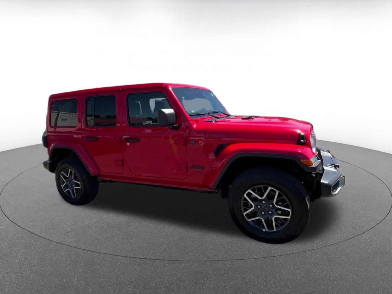 Used 2025 Jeep Wrangler Unlimited Sahara AWD/4WD image 2