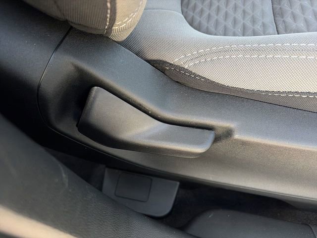 Used 2022 Ford Escape SE w/ SE Sport Appearance Package image 12