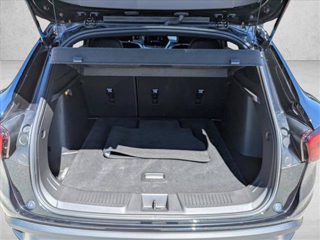 Used 2025 Chevrolet Trax RS FWD image 7