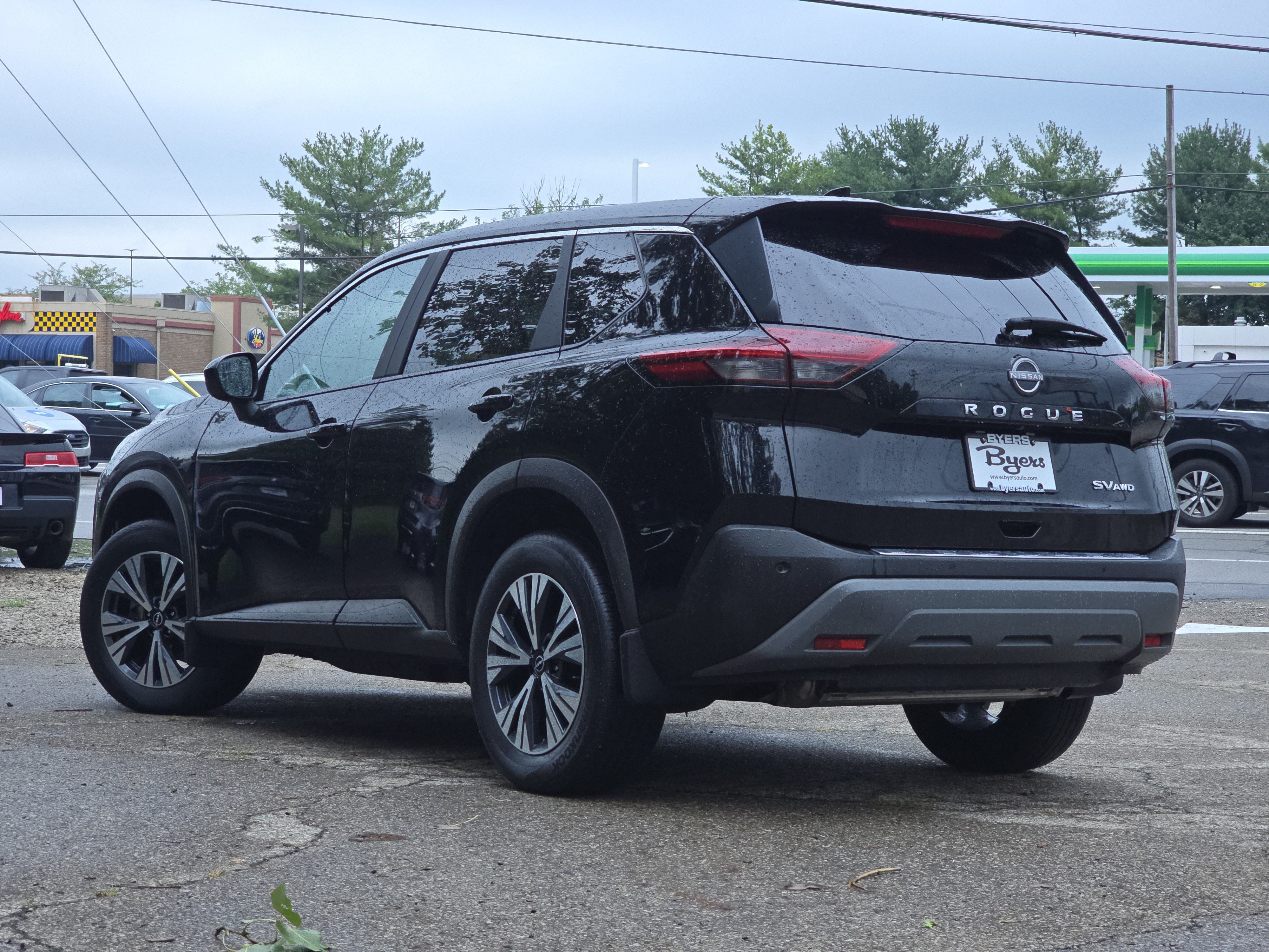 Used 2023 Nissan Rogue SV AWD/4WD image 5