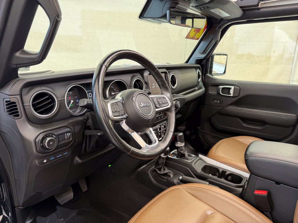 Used 2023 Jeep Wrangler Unlimited Sahara w/ Cold Weather Group AWD/4WD image 28