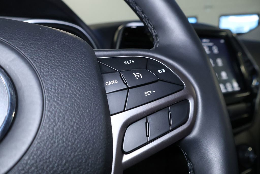 Used 2019 Jeep Cherokee Limited image 24