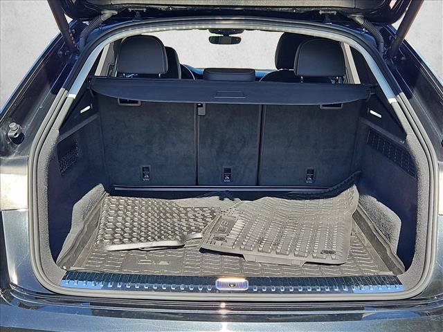 Used 2023 Audi Q8 Prestige w/ Prestige Package AWD/4WD image 6