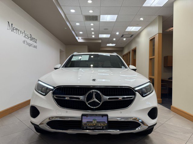 Certified 2025 Mercedes-Benz GLC 300 image 2