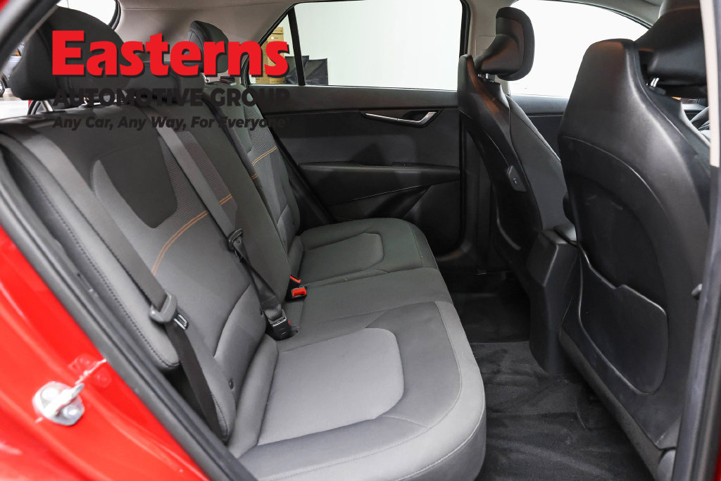Used 2025 Kia Niro LX FWD image 23