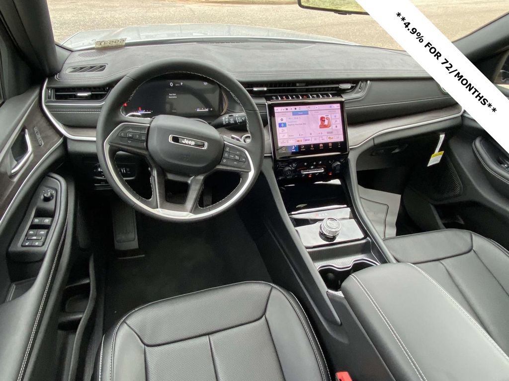 New 2025 Jeep Grand Cherokee L Limited w/ Luxury Tech Group II image 36