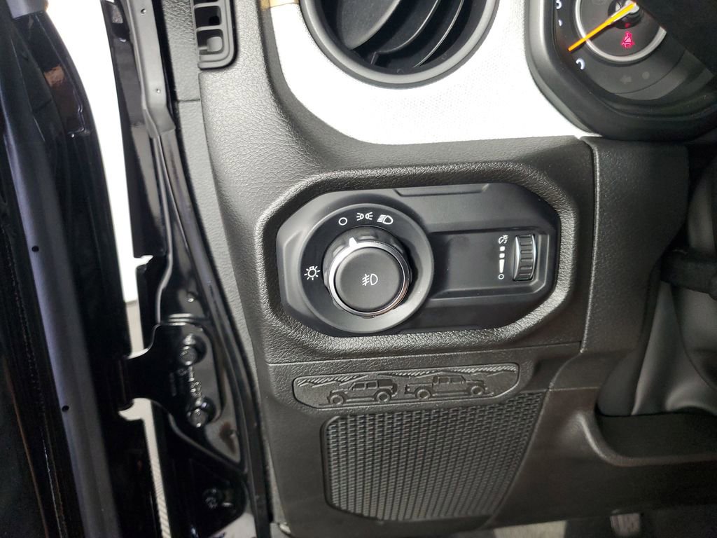 Used 2025 Jeep Wrangler Sport image 23