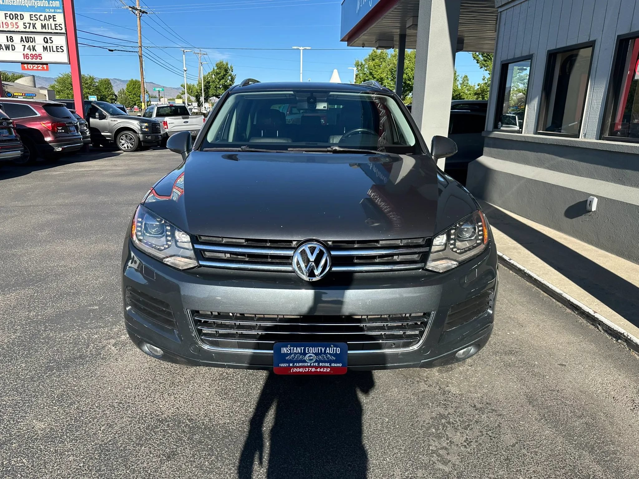 Used 2014 Volkswagen Touareg TDI AWD/4WD image 32