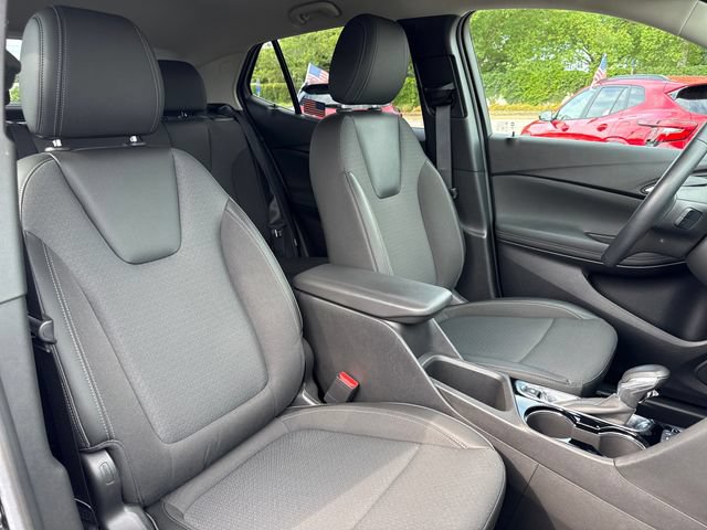 Used 2023 Buick Encore GX Select w/ Sport Touring Package AWD/4WD image 26