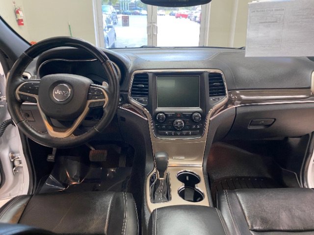 Used 2017 Jeep Grand Cherokee Overland RWD image 30
