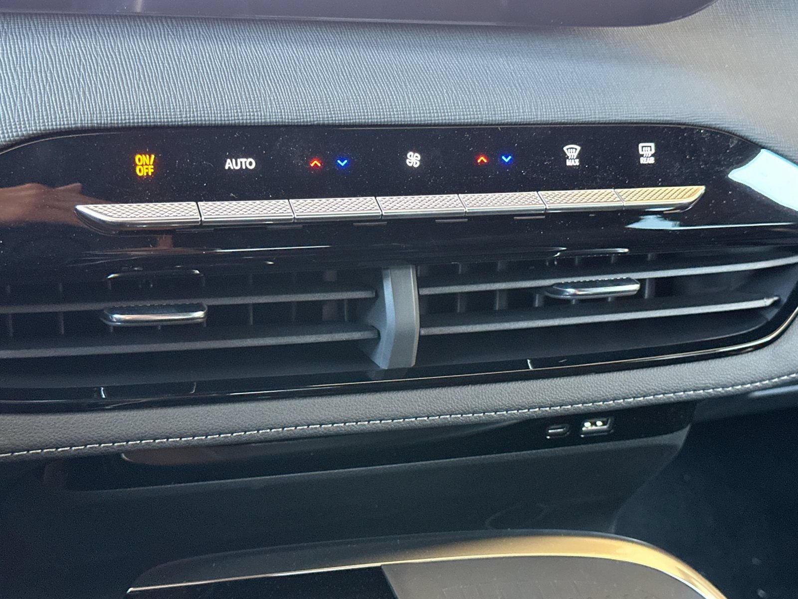 New 2026 Buick Enclave Sport Touring w/ Power Package FWD image 22