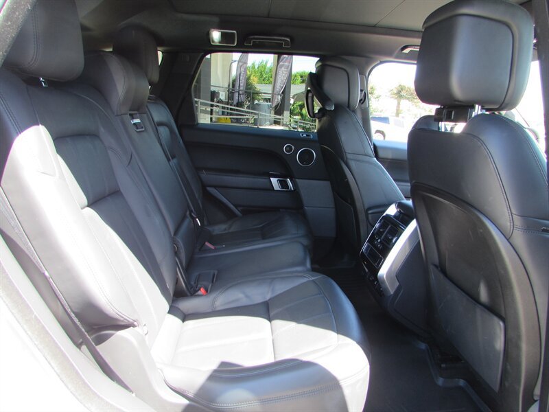 Used 2020 Land Rover Range Rover Sport HSE AWD/4WD image 29