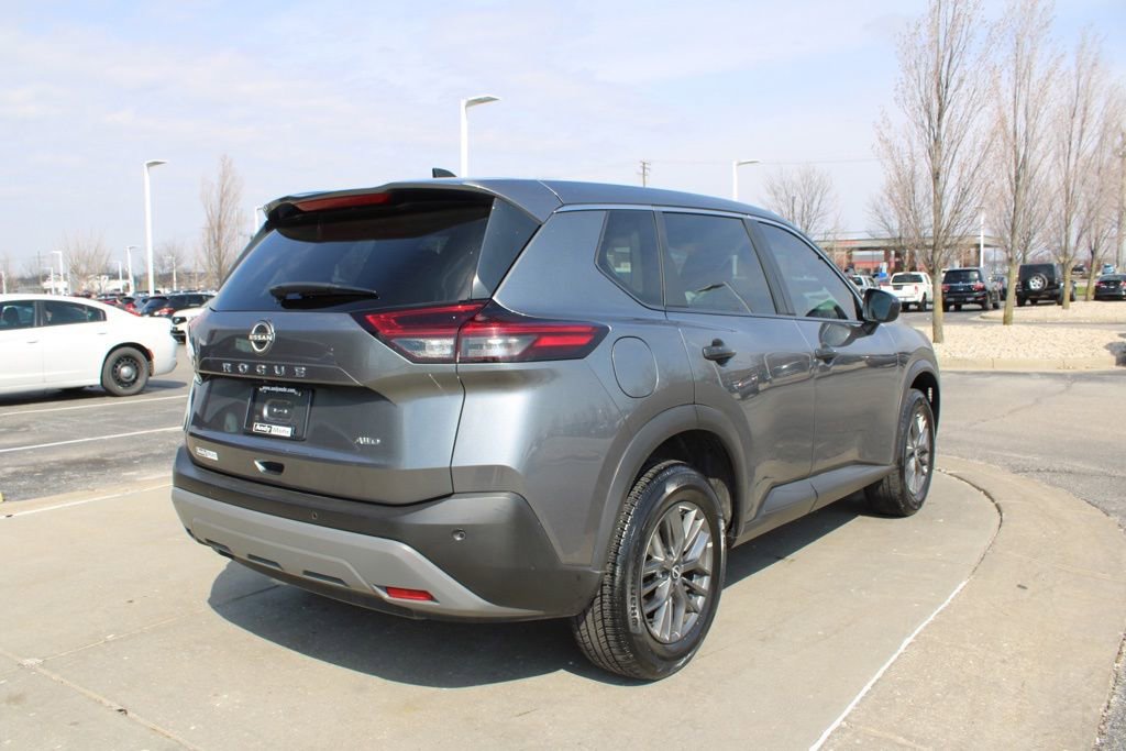 Used 2023 Nissan Rogue S image 7