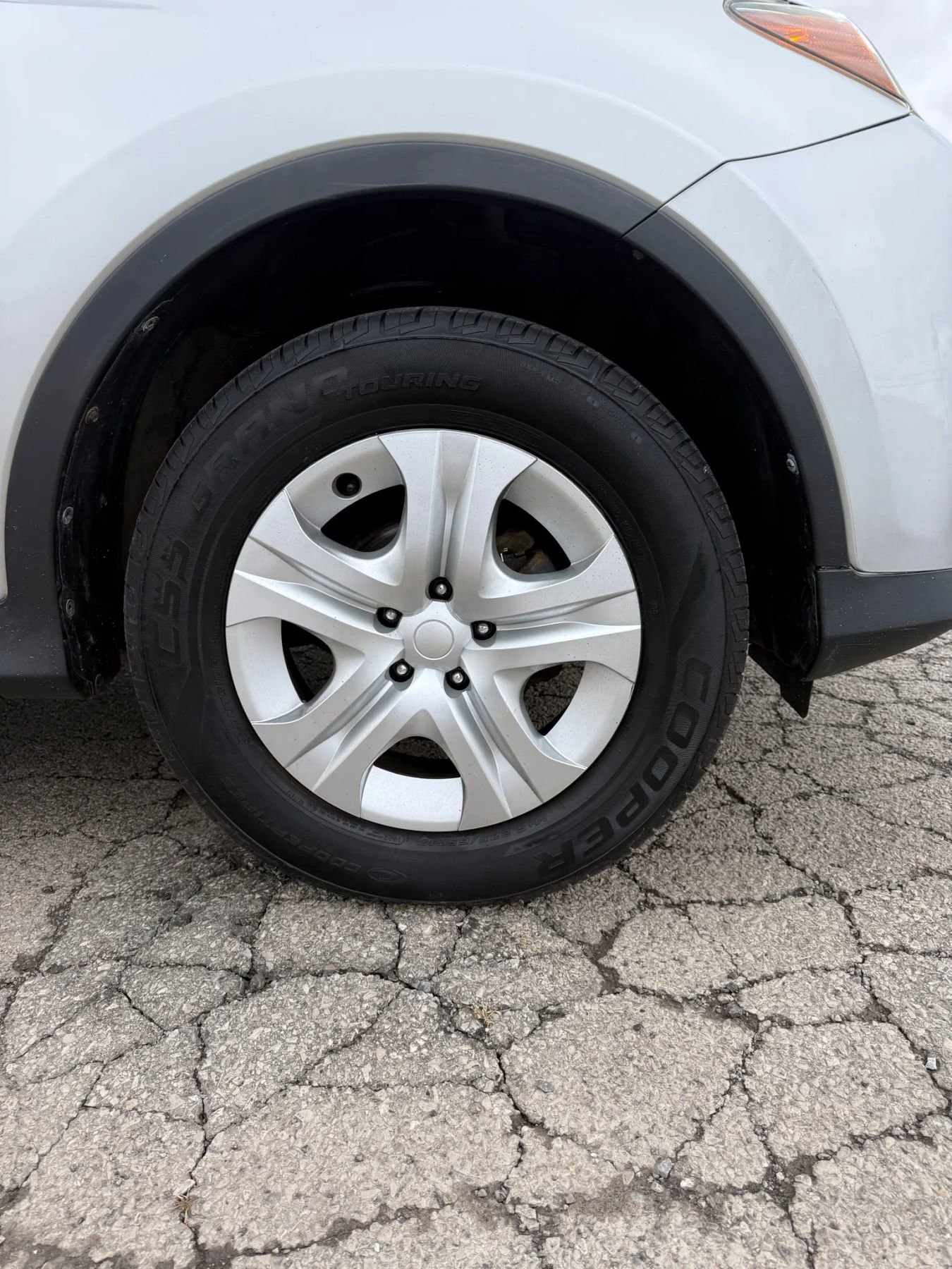 Used 2015 Toyota RAV4 LE AWD/4WD image 26