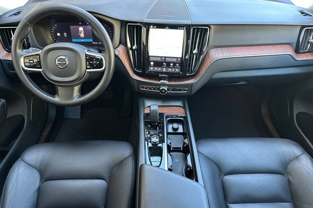 Used 2023 Volvo XC60 B5 Plus w/ Climate Package AWD/4WD image 12