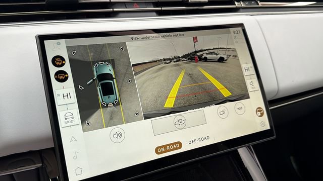 Used 2025 Land Rover Range Rover Sport SE image 13