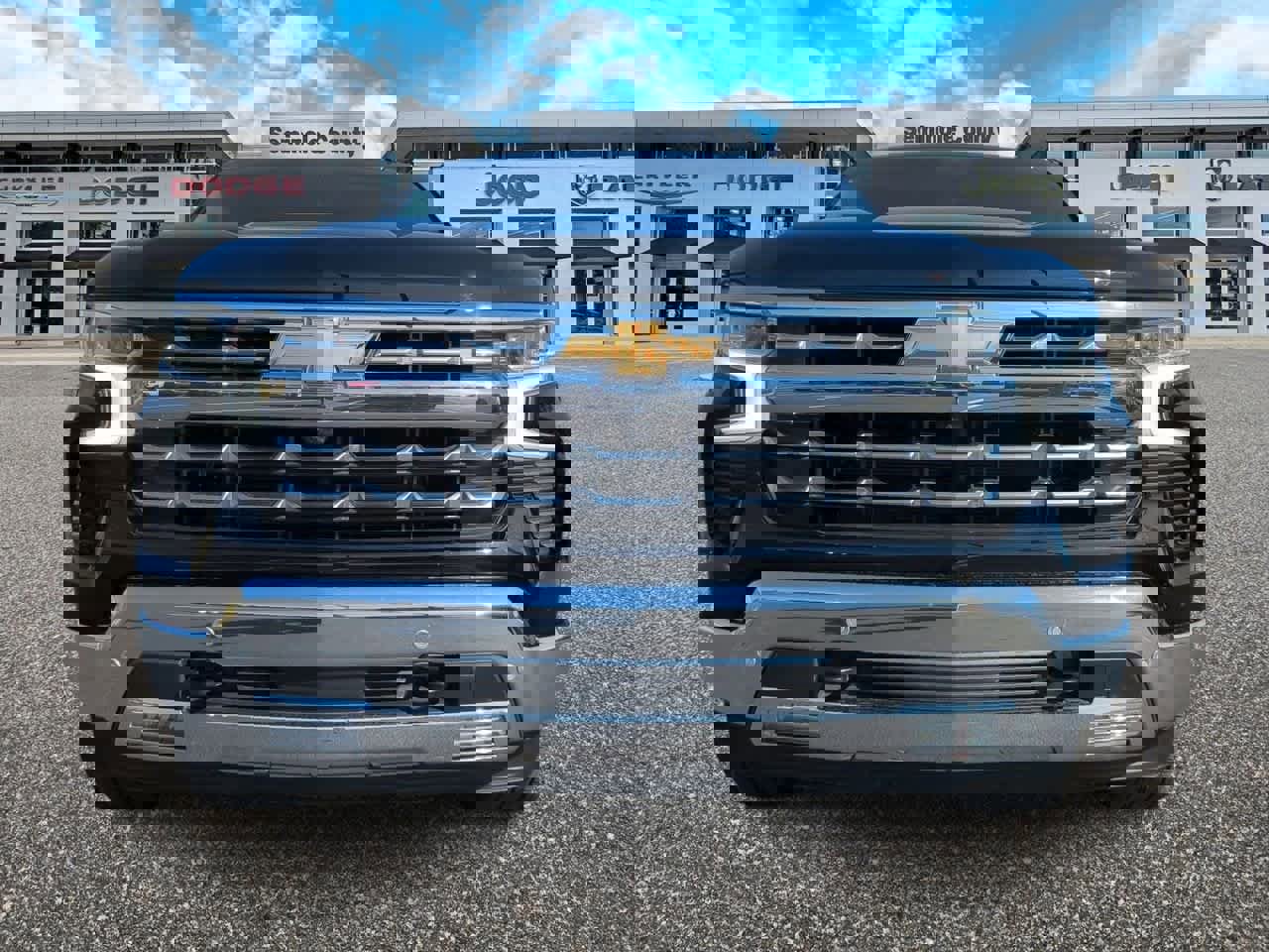 Used 2025 Chevrolet Silverado 1500 LTZ w/ LTZ Premium Package image 3