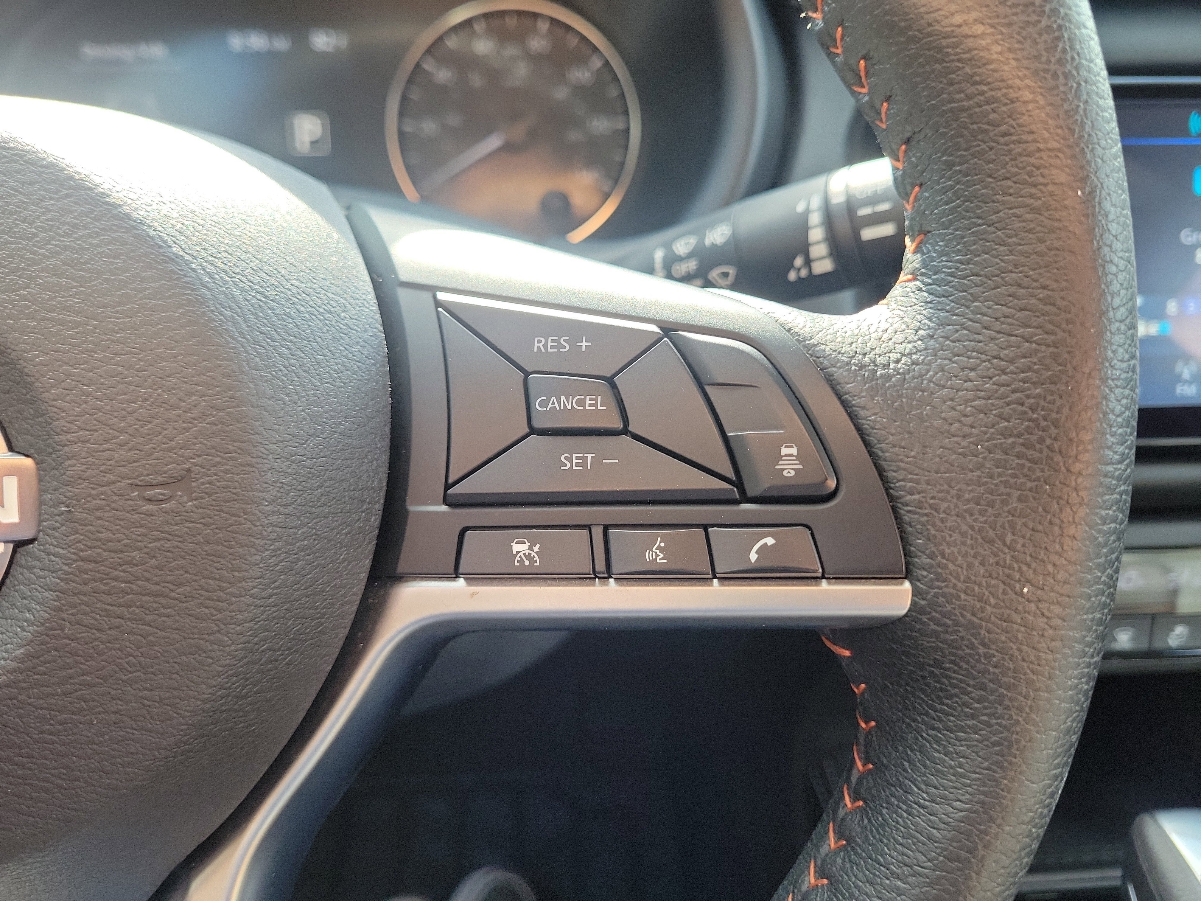 Used 2023 Nissan Kicks SR w/ SR Premium Package FWD image 28