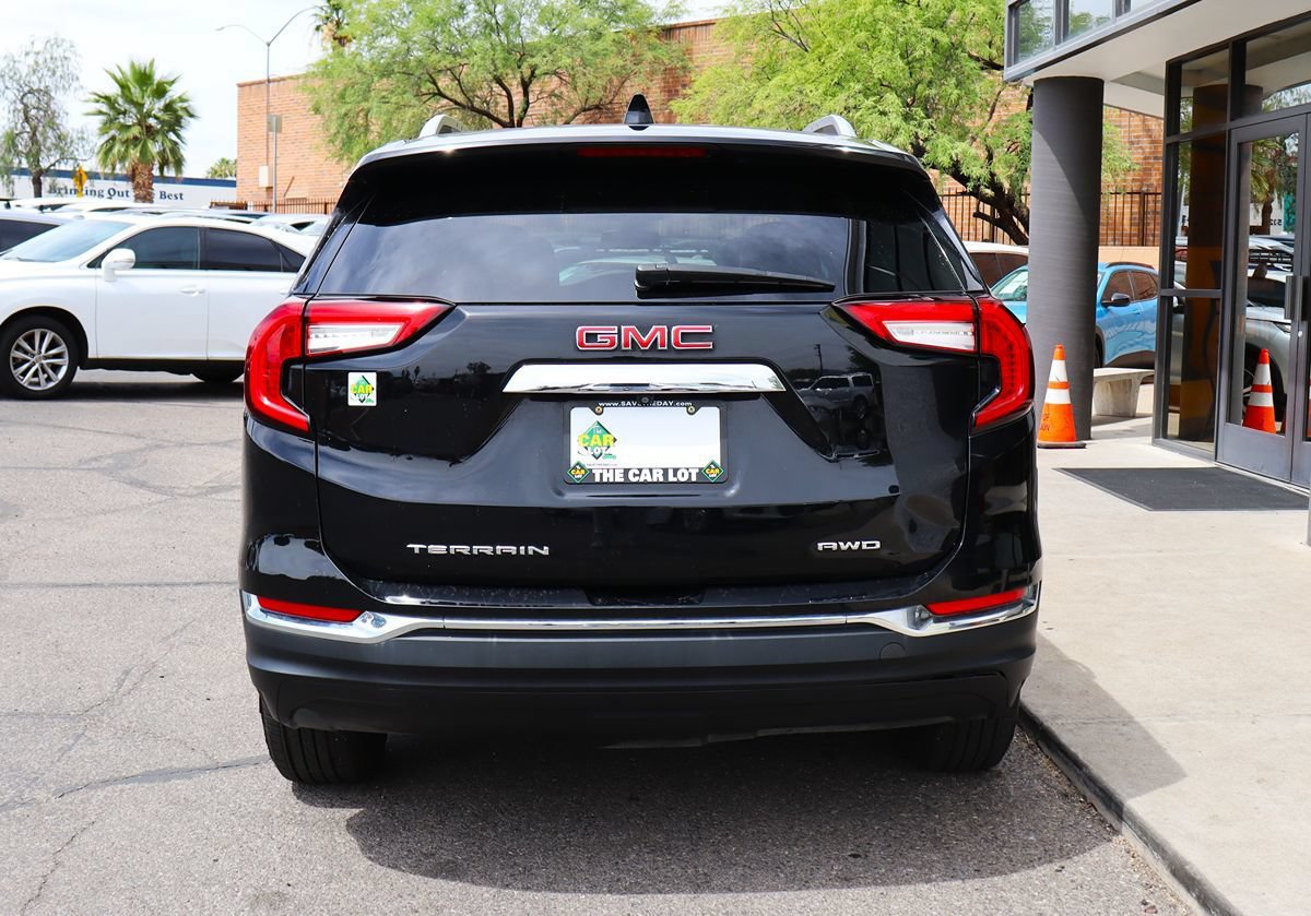 Used 2023 GMC Terrain SLT AWD/4WD image 11