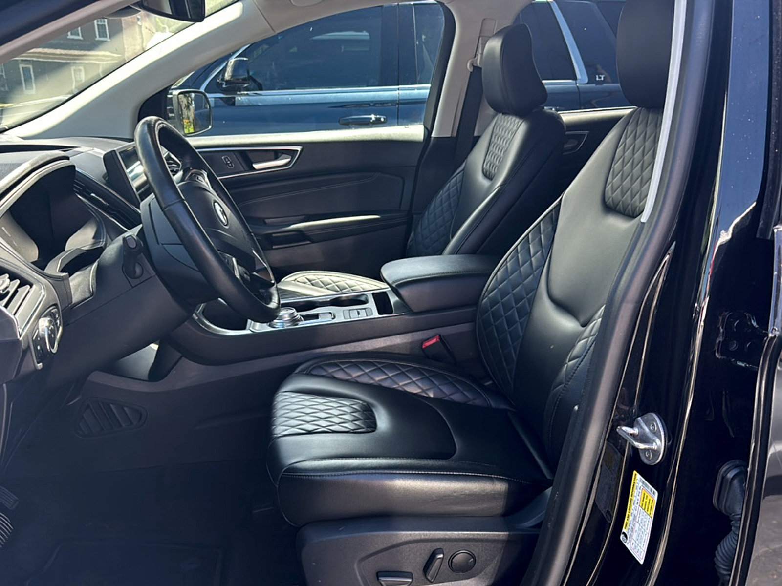 Used 2024 Ford Edge Titanium AWD/4WD image 8