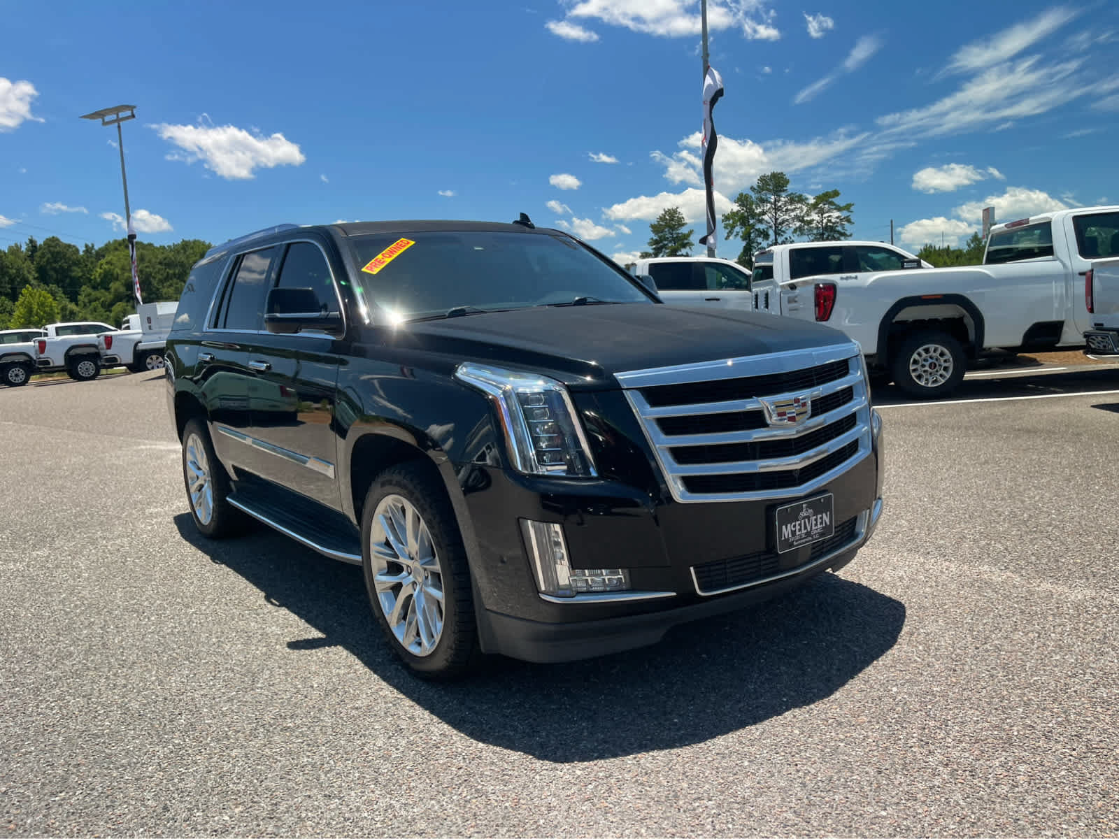 Used 2017 Cadillac Escalade Premium Luxury AWD/4WD image 2
