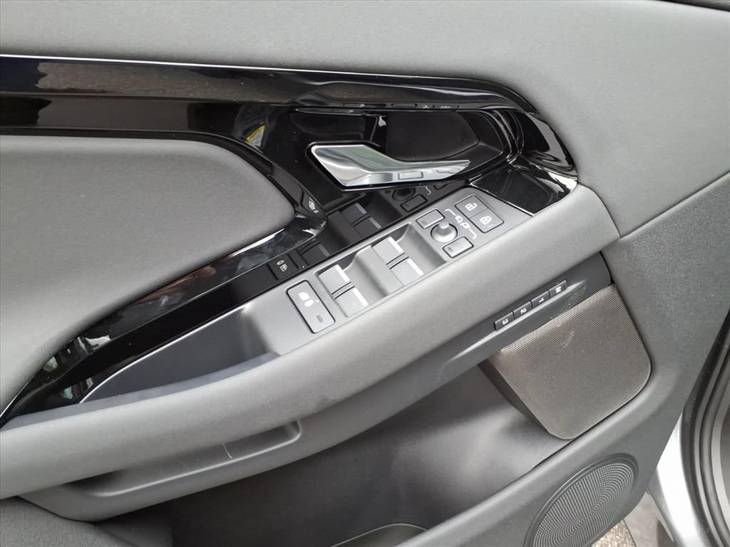 New 2026 Land Rover Range Rover Evoque Dynamic SE AWD/4WD image 10