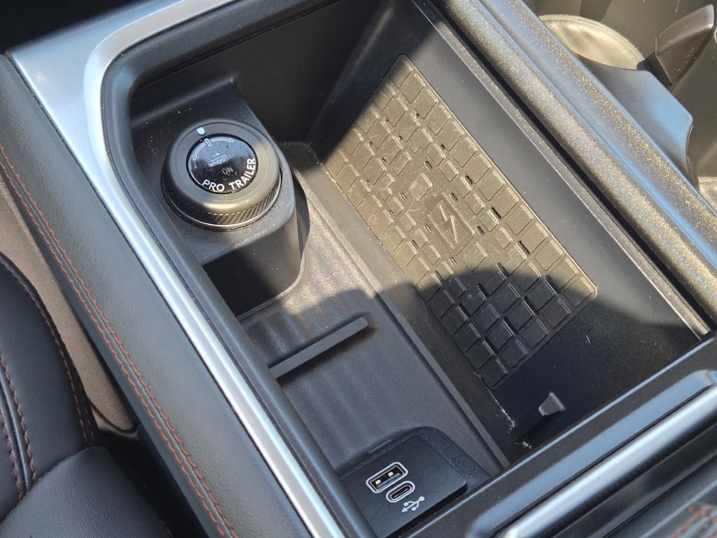 Used 2025 Ford Expedition Active AWD/4WD image 34