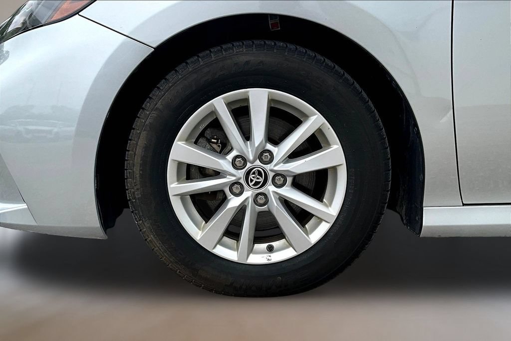 Used 2025 Toyota Camry LE FWD image 30