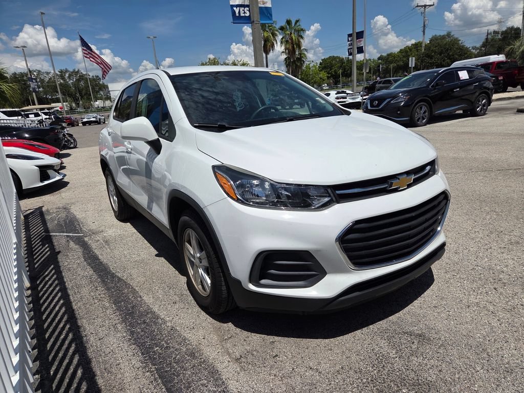 Used 2022 Chevrolet Trax LS w/ Tint and Cruise Package FWD image 2
