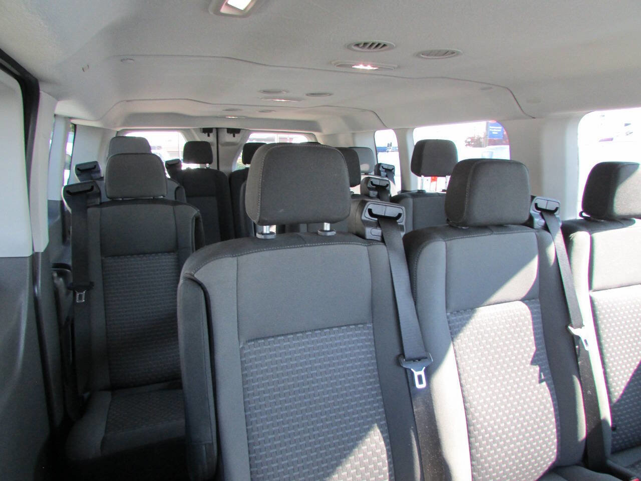 Used 2022 Ford Transit 350 XLT image 27