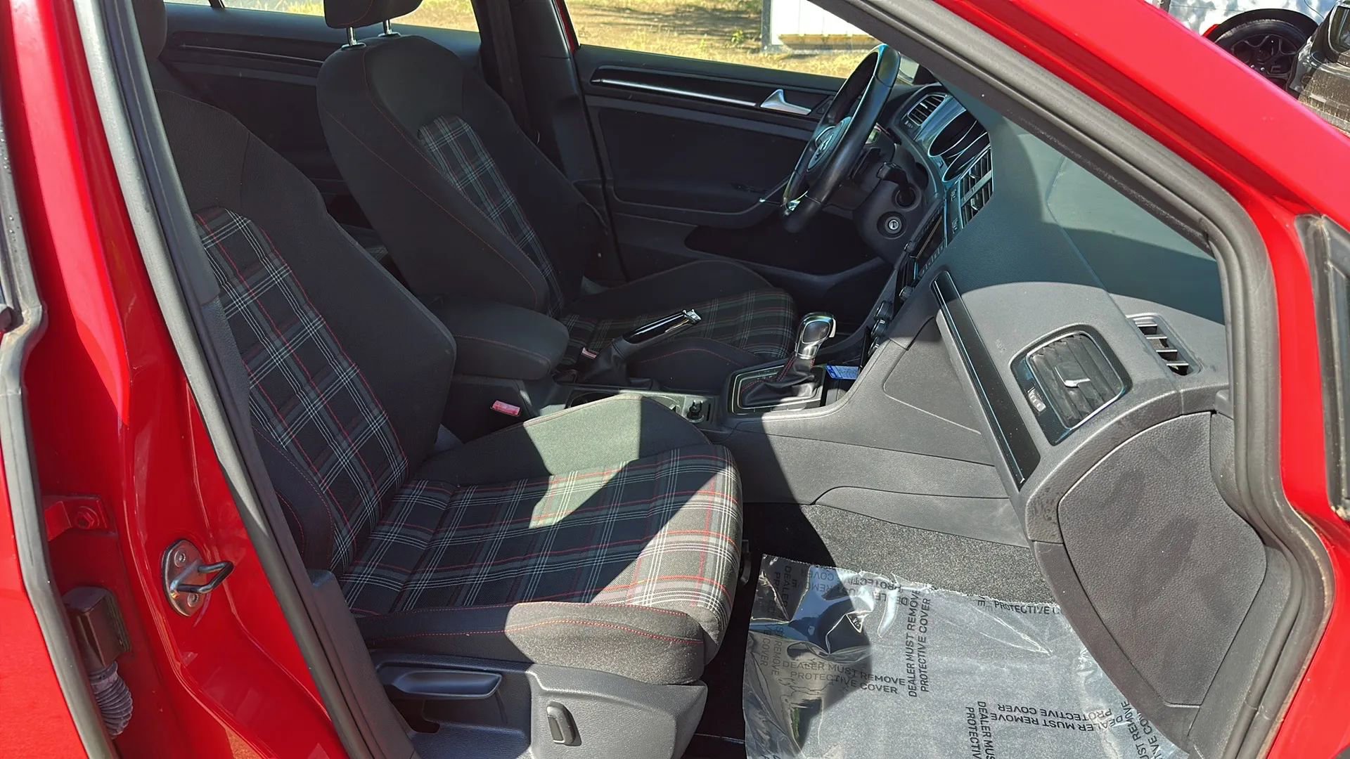 Used 2015 Volkswagen GTI S FWD image 22