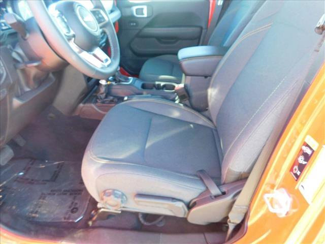 Used 2025 Jeep Wrangler Sahara image 16