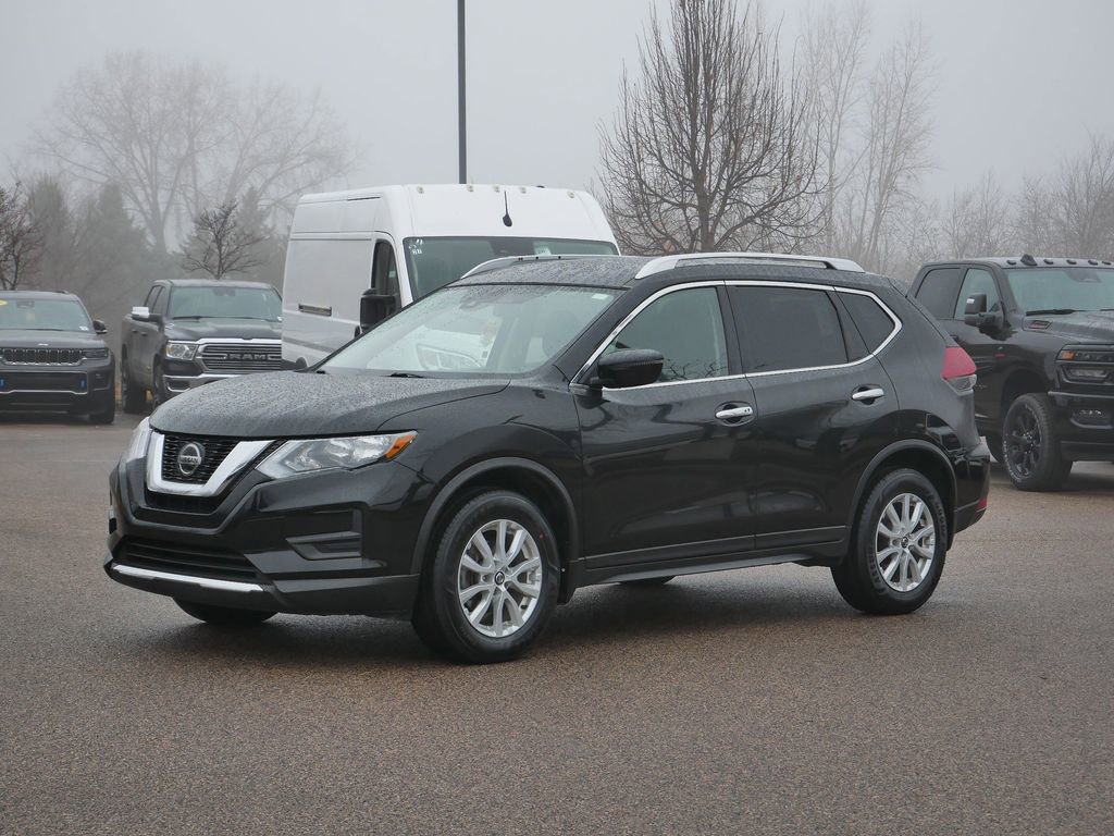 Used 2020 Nissan Rogue SV image 1
