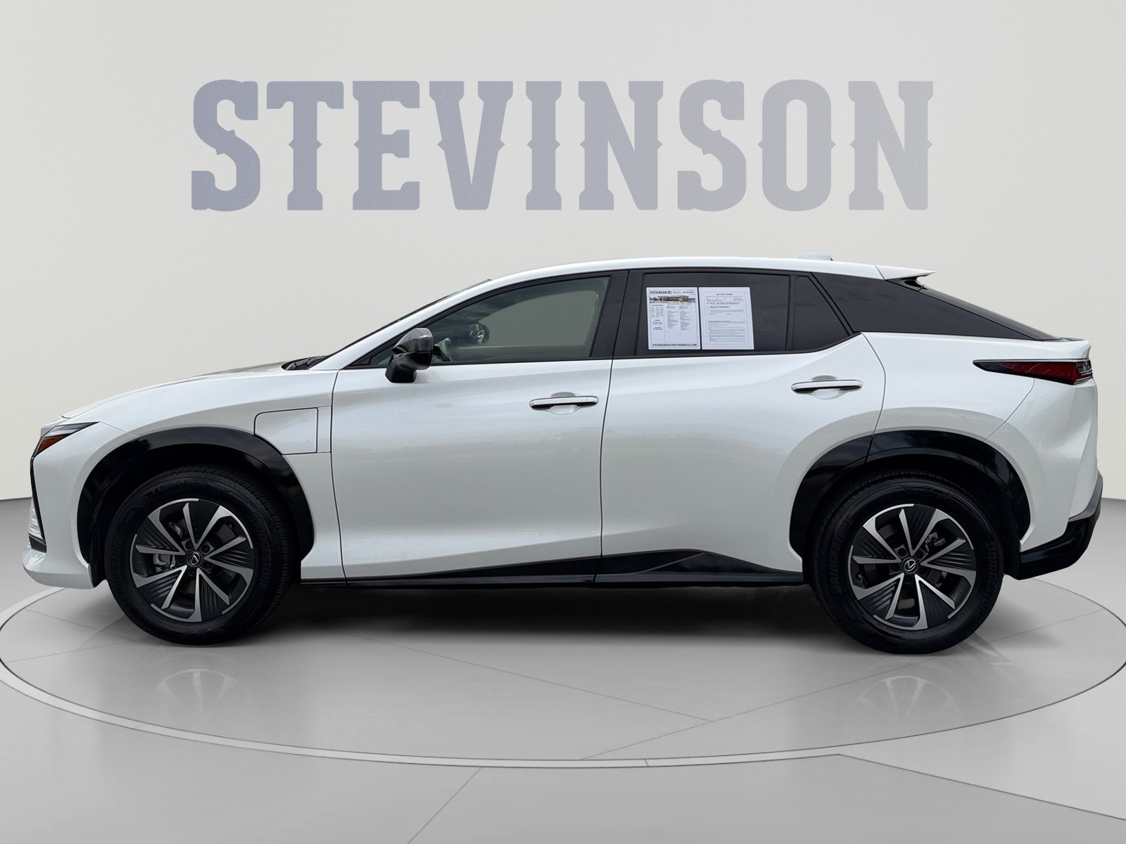Used 2025 Lexus RZ 450e w/ Accessory Package (2T) AWD/4WD image 2