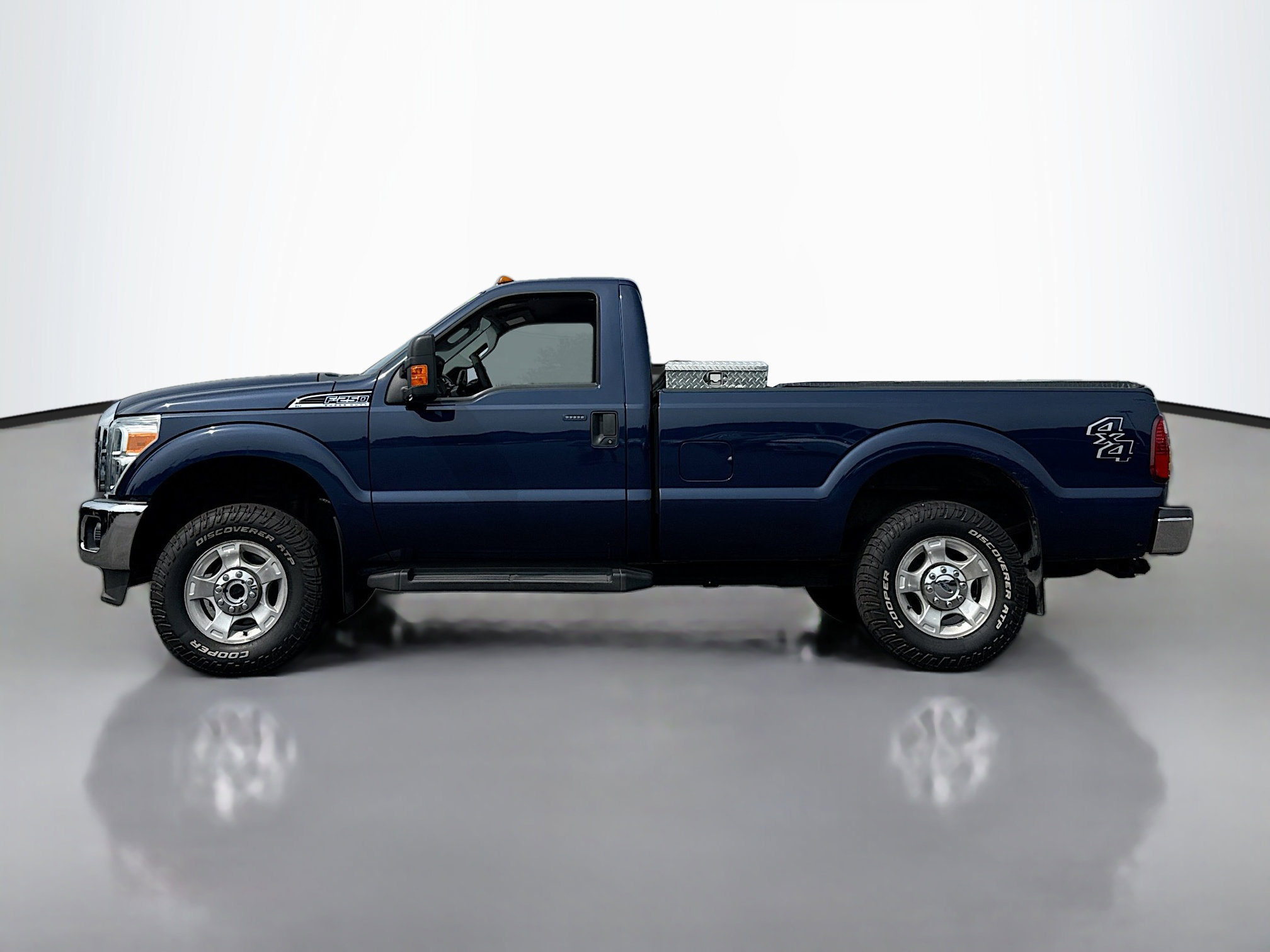 Used 2011 Ford F250 XLT w/ XLT Interior Pkg AWD/4WD image 4