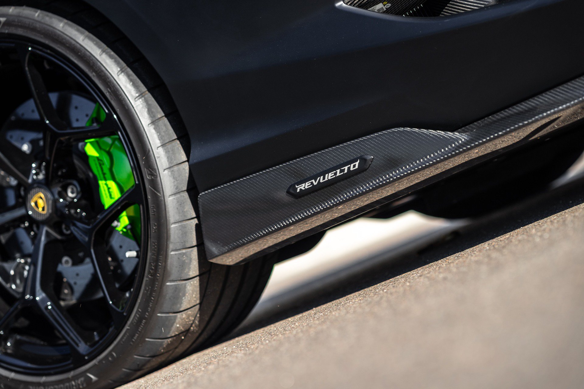 Used 2025 Lamborghini Revuelto AWD/4WD image 15