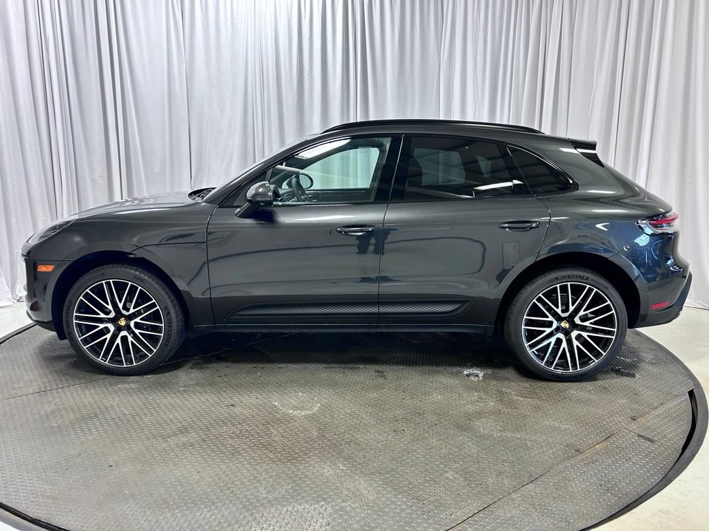 Certified 2026 Porsche Macan AWD/4WD image 2